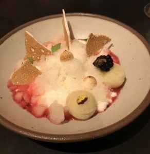 Merengue gin y tonic - Meringue with gin and tonic at Cúrate, Asheville, North Carolina