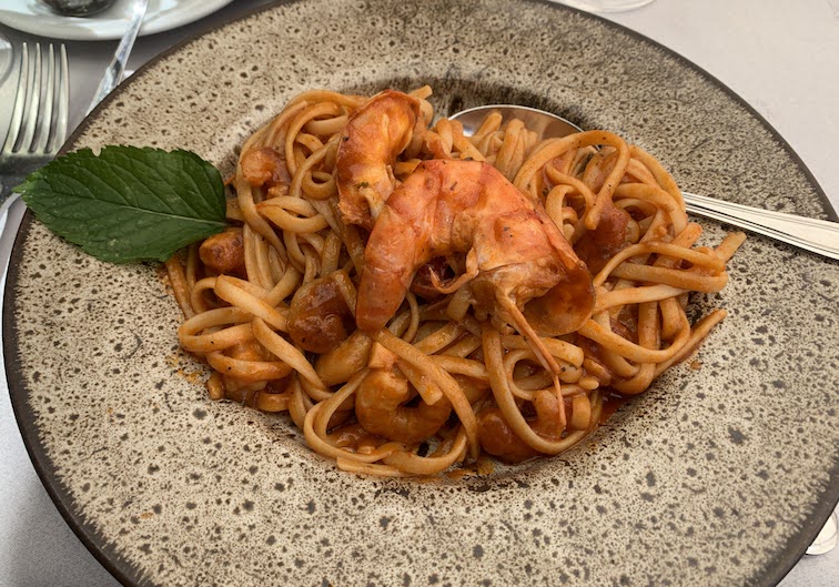 Pasta with Camaroes (shrimp).