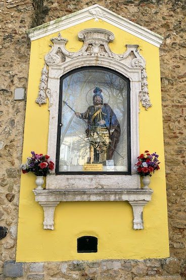 The statue of São Jorge