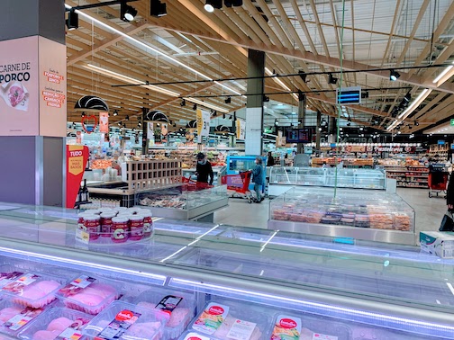 Inside the Continente supermercado at CascaiShopping.