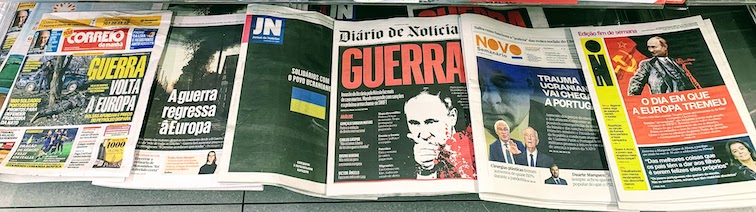 Newspapers on display in Parede - 25 Feb 2022