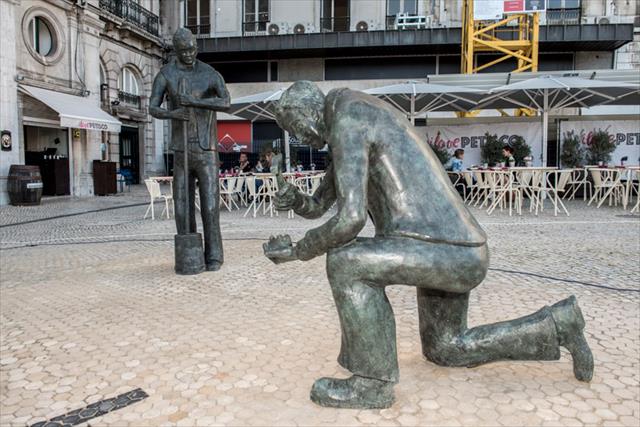 The Monument to calceteiros in Lisbon.