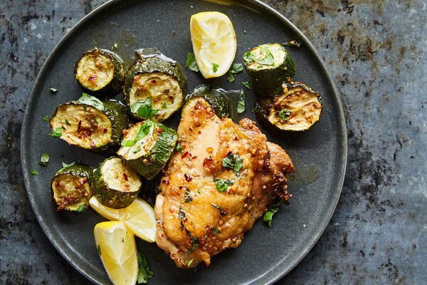 Sheet pan chicken with zuchinni and basil