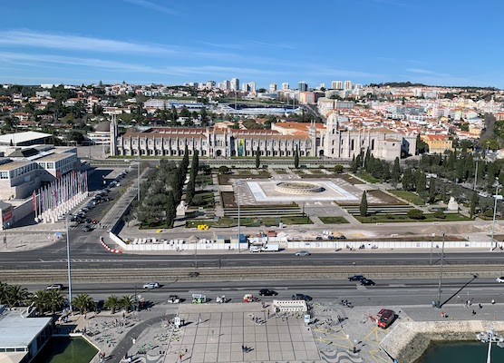 Looking north from the top of the Padrão dos Descobrimentos