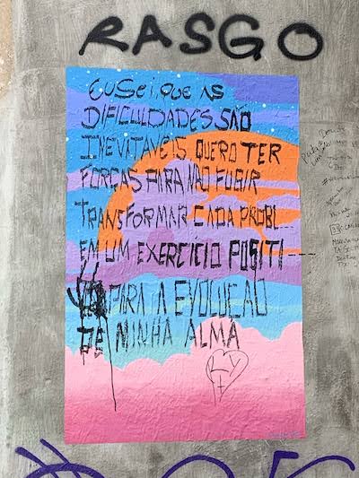 Wall art in Porto with an aspirational message