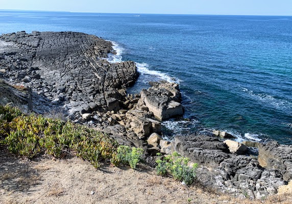 The coast near Praia de São Pedro do Estoril