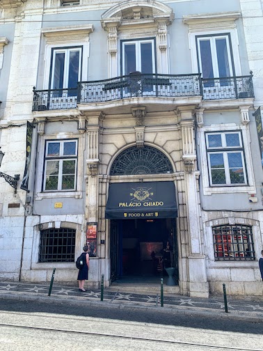 The exterior of the Palácio Chiado