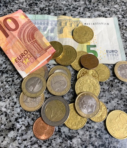 Some Euro bills and coins.