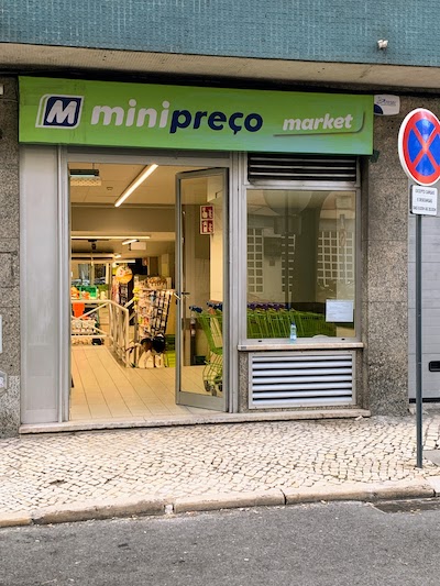 Exterior view of the Mini Preço market in Alvalade, Lisbon.