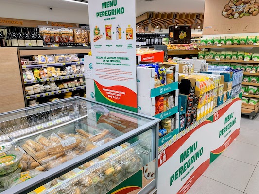 A "Menu Peregrino" or Pilgrim Menu station in a local supermarket.