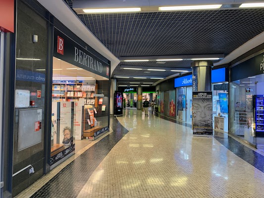 The shopping center at Campo Pequeno.