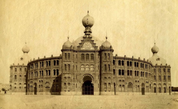 An old photograph of the Praça de Touros do Campo Pequeno (Campo Pequeno Bullring), around 1892 when it first opened.