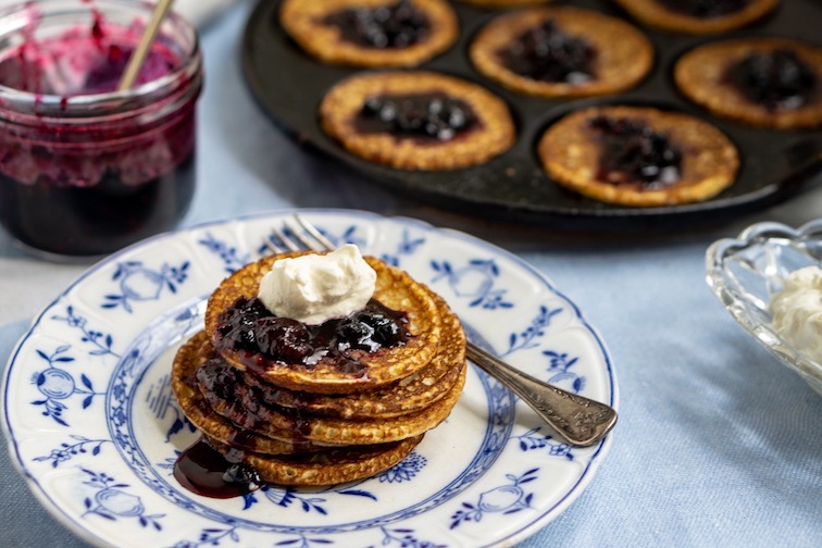 A plate of Swedish plätter - small pancakes.