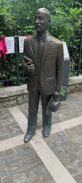 A statue of the composer Italo Svevo in Trieste.